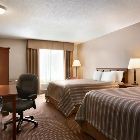 Travelodge By Wyndham Simcoe Extérieur photo